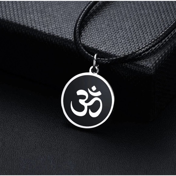OM Necklace For Men/Women - Picture 3 of 6